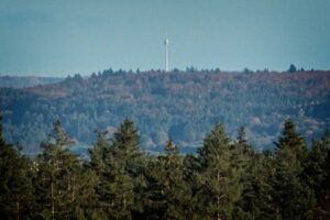 Stuttgarter Fernsehturm Crop mit dem 300mm Tele frei Hand