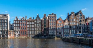 Ein Haus am Wasser :)