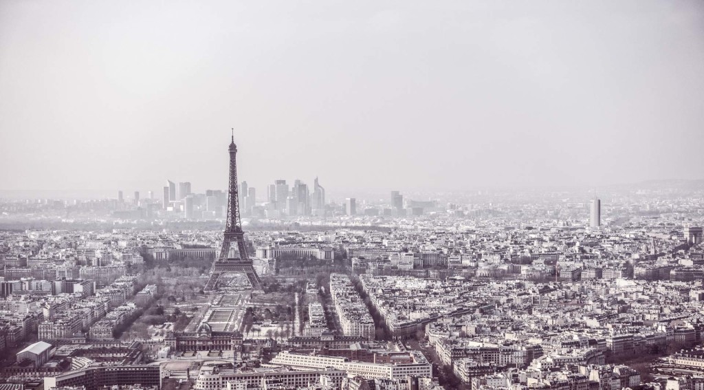 Paris mit Eiffelturm vom Tour Montparnasse aus gesehen