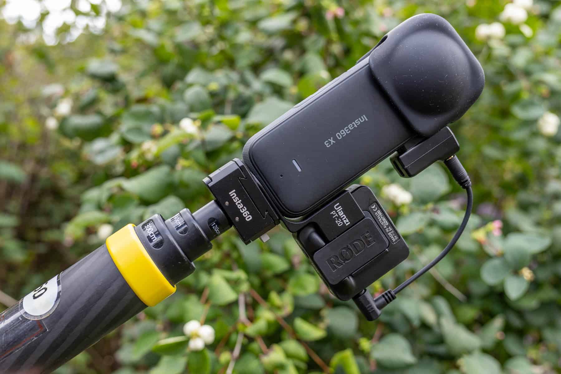 Insta360 X3 mit Schnellspannhalterung und Mikrofon-Adapter